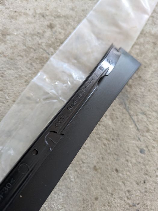 Cheder parbriz dreapta Vw Passat B8 Original