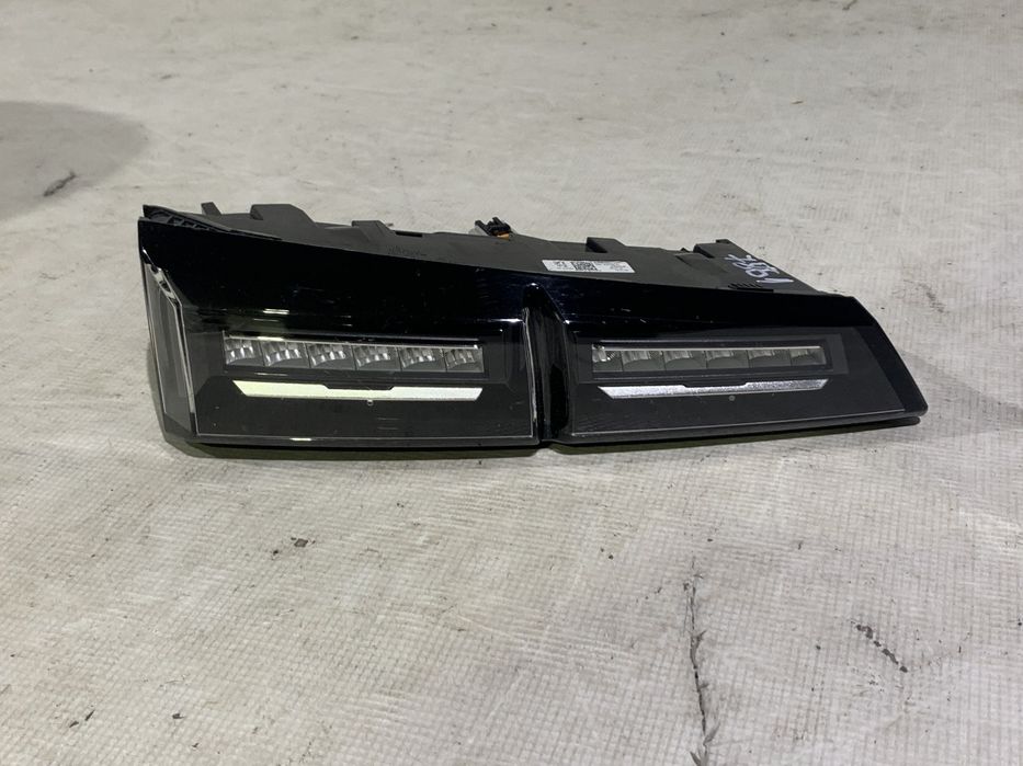 Stop stanga spate pe hayon, Peugeot 308, 2021, 2022, 2023, 2024, cod origine OE 9835300680.