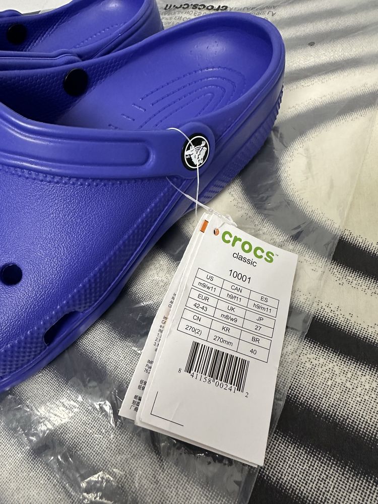 crocs.