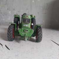 Tractor de jucărie