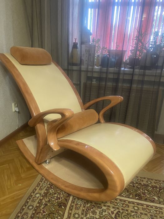 Продам кресло-качалку