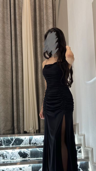 Продаю данные платья, носила всего 1 раз