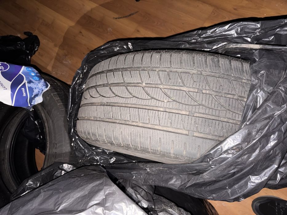 Set jante SUV BMW R18 + anvelope iarna Royal Winter 255/55R18