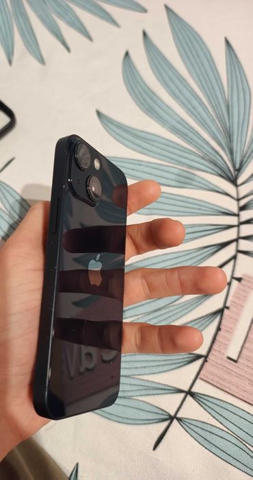 Vând iPhone 13 mini