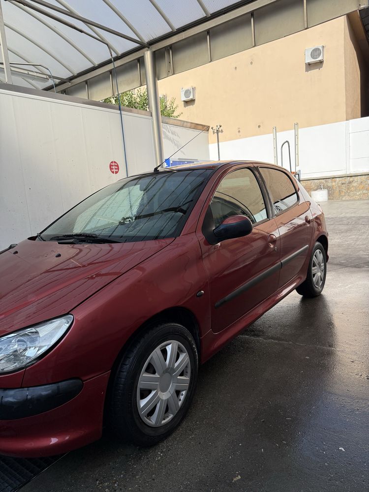 Peugeot 206 hatchback