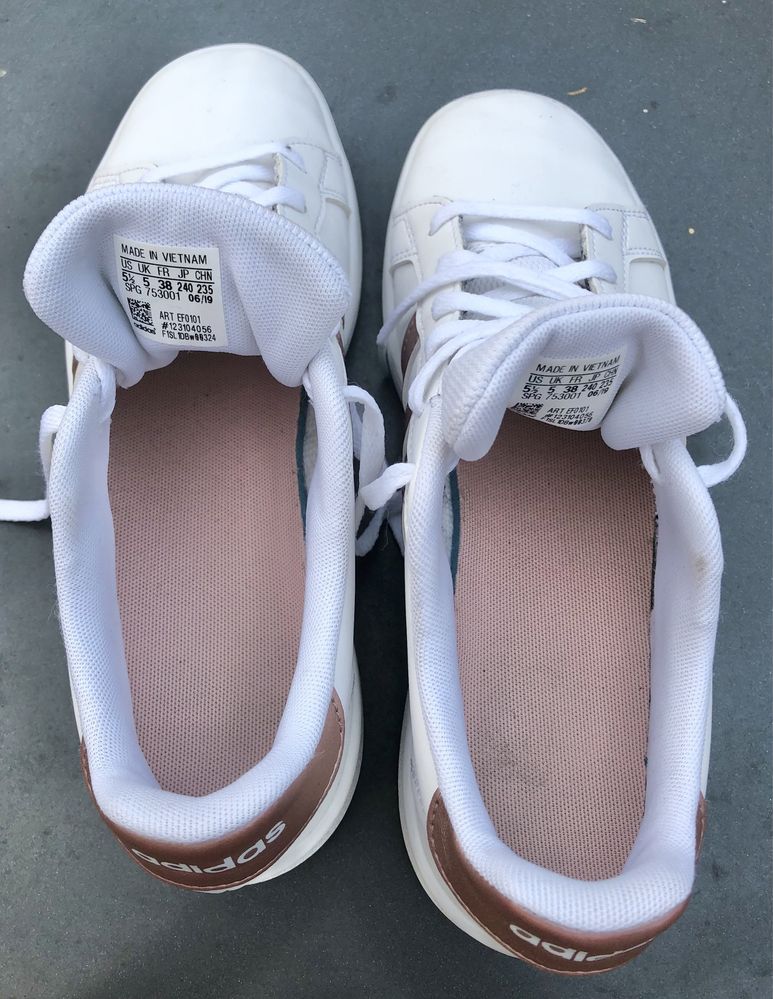 Adidas GRAND COURT номер 38