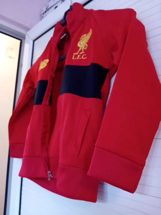 Оригинално детско горнище на Ливърпул - размер 116