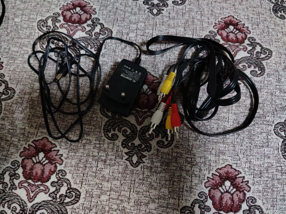 Sega 16 Bit почти новая, использовалась всего один раз.
Полный комплек