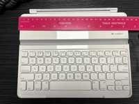 Изключително тънка клавиатура Logitech със зарядно и калъф