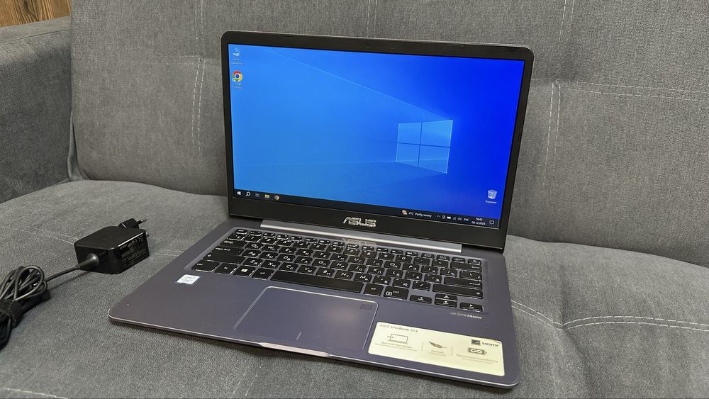 Ноутбук ASUS Core i3