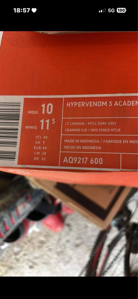 Калеври чисто нови оргинални adidas i nike