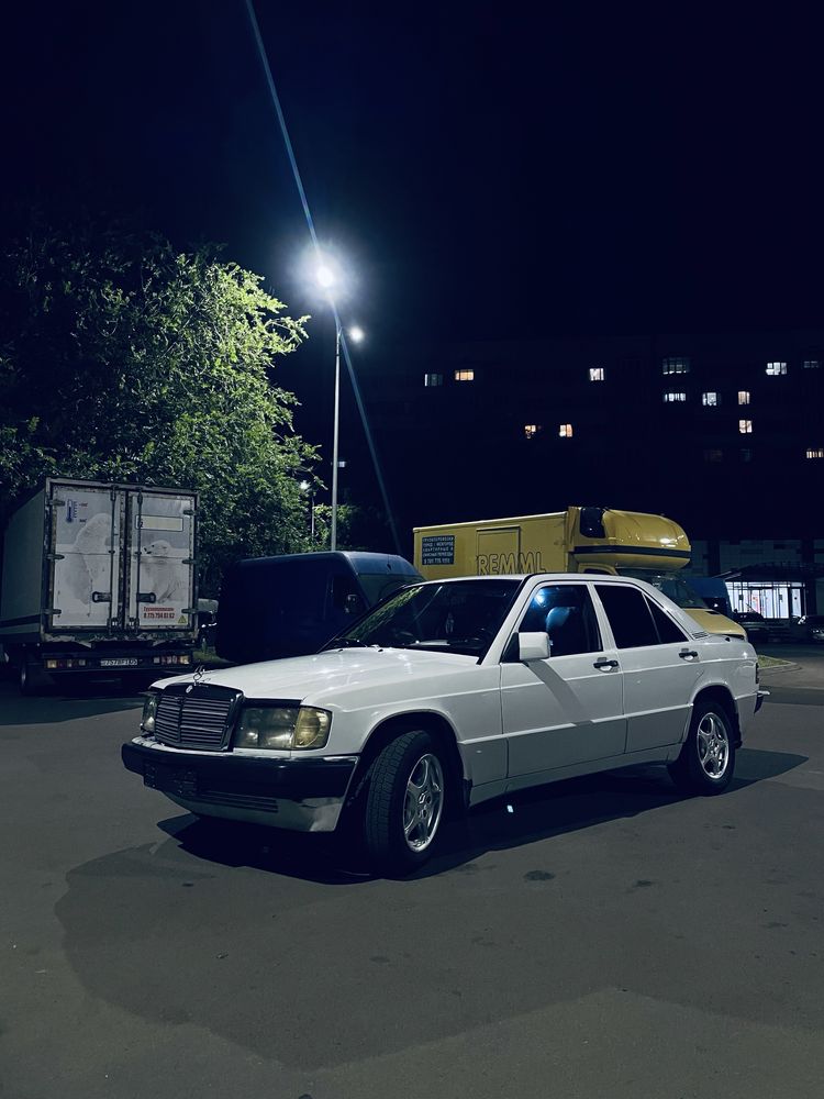 мерседес 190 год1991