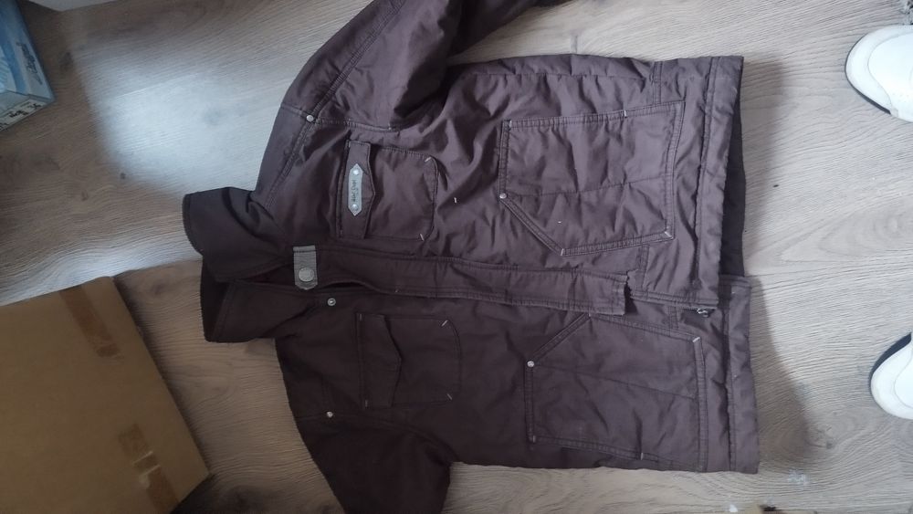 De vânzare GEACĂ BĂRBAȚI măr.L. matlasată