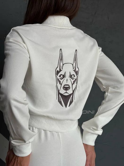 Женский спортивный костюм