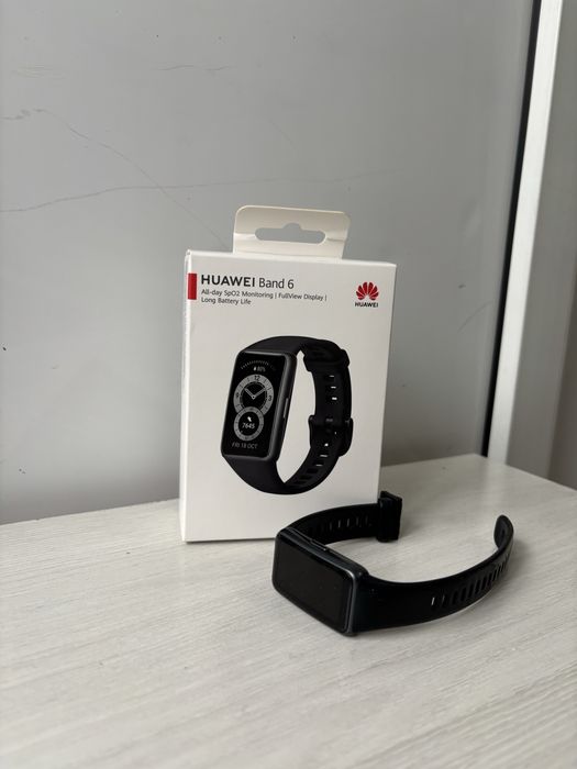 Фитнес-браслет HUAWEI Band 6