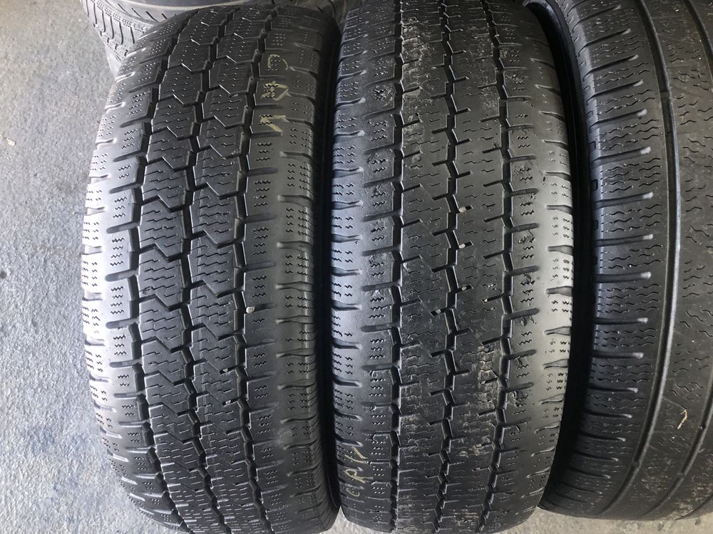 235 65 R16 C Continental / Pirelli M+S