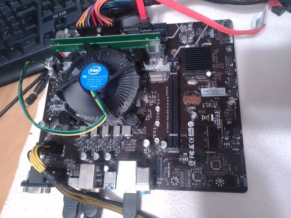 Kit Intel i3 10105 placa baza lga1200