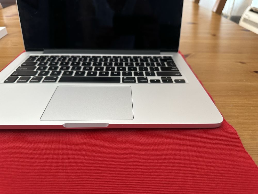 Лаптоп Mac Book Pro