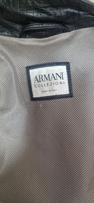 Оригинално кожено яке Armani - черно, с цип и перфорирани ръкави