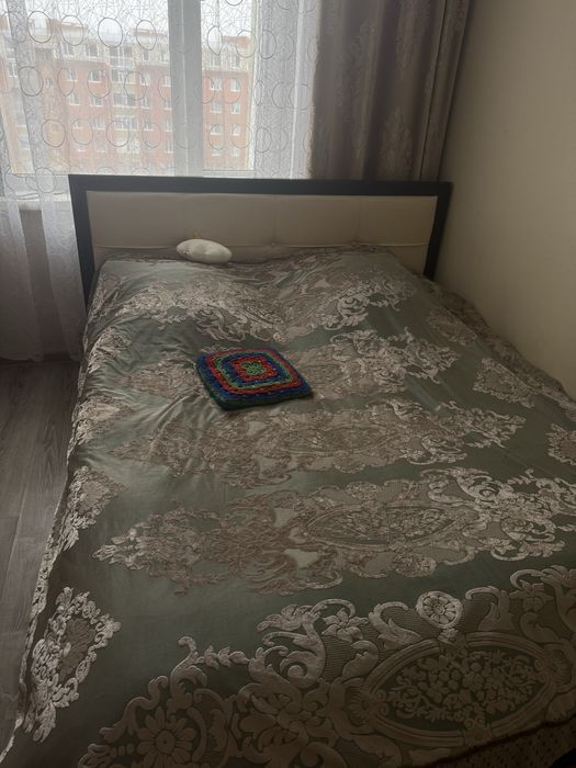 Продам кровать с тумбочками