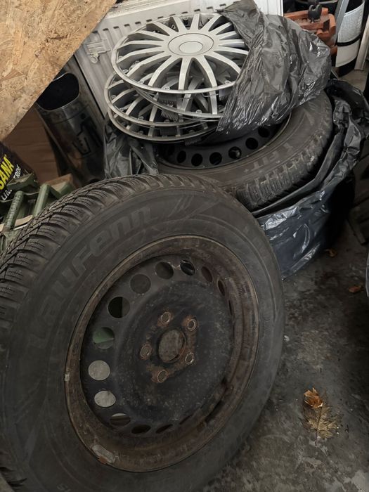 Set 4 Roti cu anvelope stare foarte buna Skoda 195/65/15