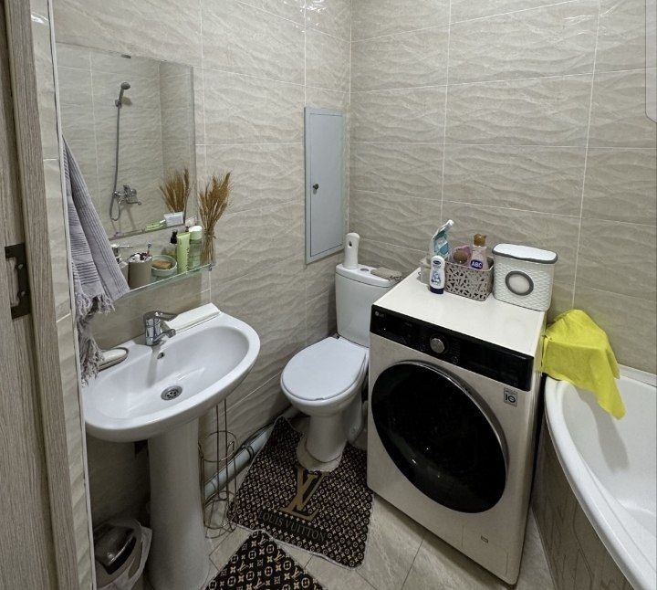 Chilonzor Novza metro yonida