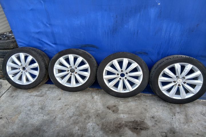 Jante aliaj cu anvelope 17 - set 3AA601025F 235/45 R17 7.5JX17H2 ET47