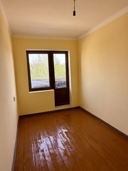 Продаётся 3х комнатная 77-я серия.