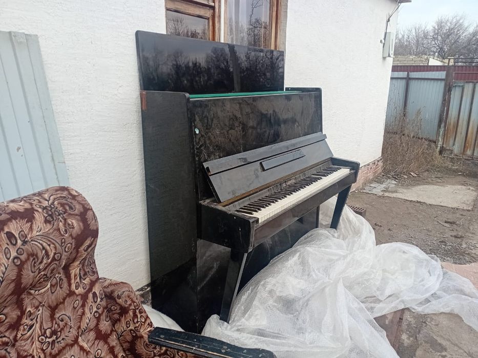 Продам фортепиано в отличном состояние