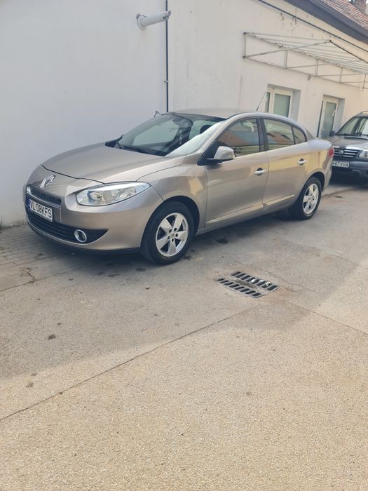 Vind renaul fluence an 2011 15 diesel  euro 5 în stare foarte bună