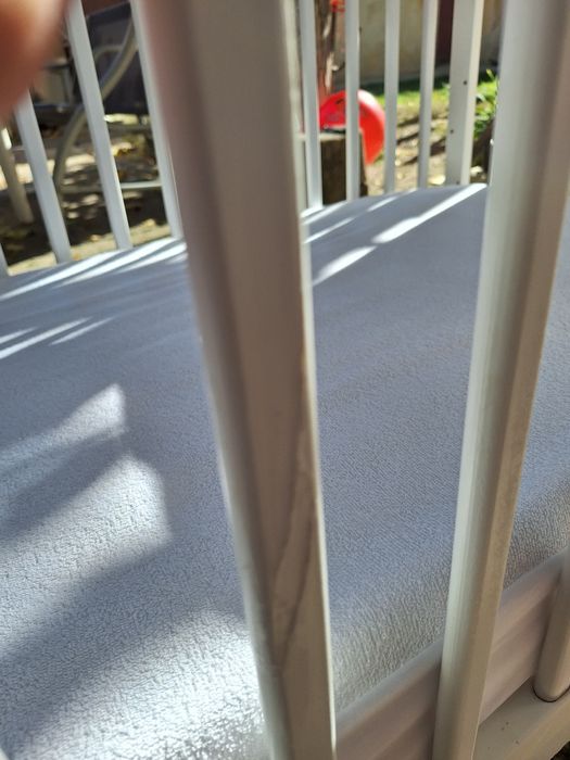Patut din lemn masiv Bria alb cu sertar si saltea de cocos