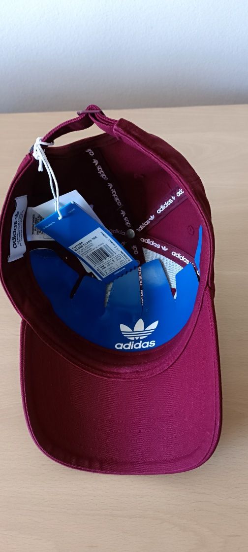 Нова шапка adidas originals
