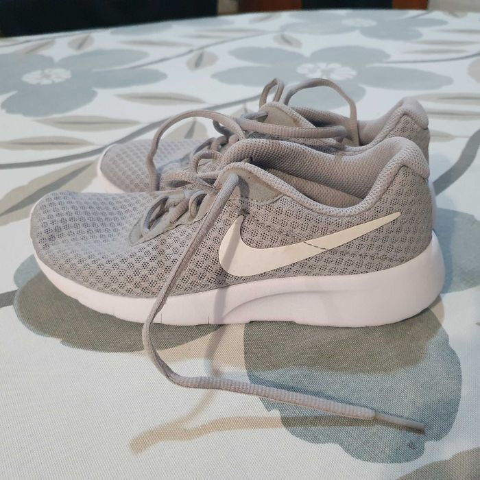 Детски Маратонки nike 34 номер без забележки