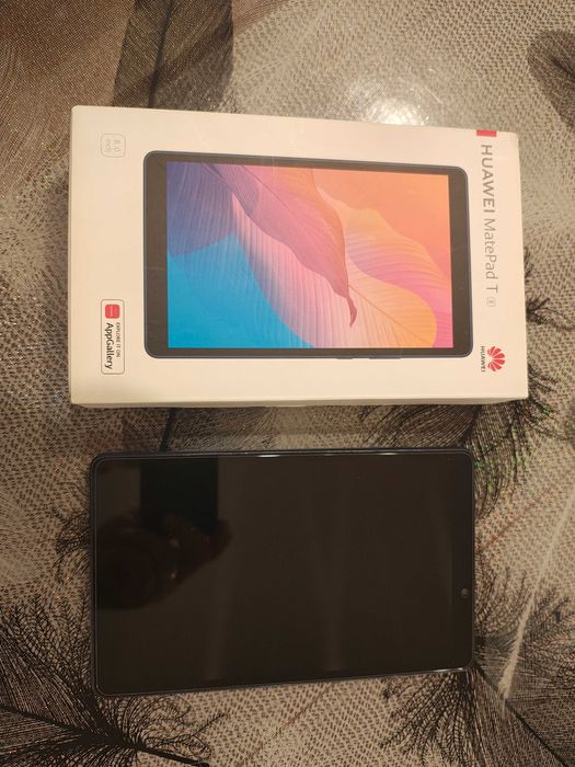 Таблет HUAWEI MatePad T8 (работи отлично, запазен)