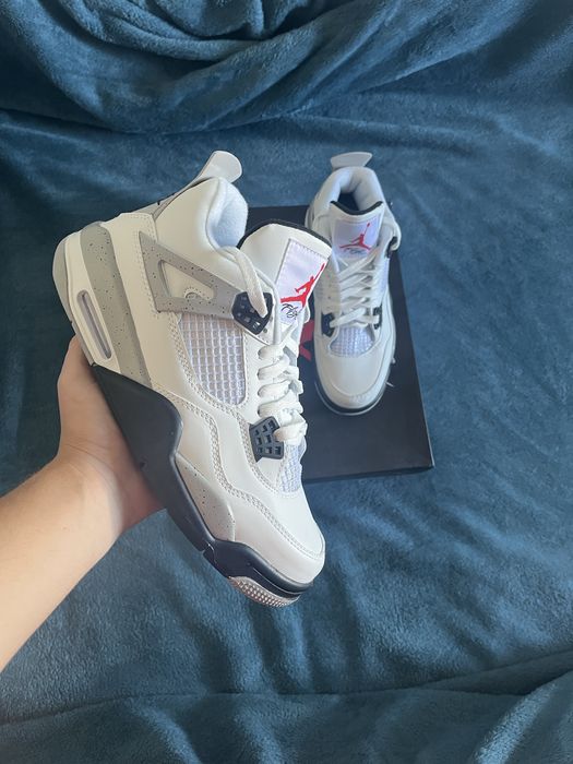 Jordan 4 White cement