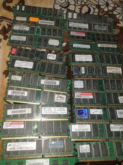 Ram pc3 12800, 10600 de 4gb la 50 Ron, de 2 gb la 45 Ron