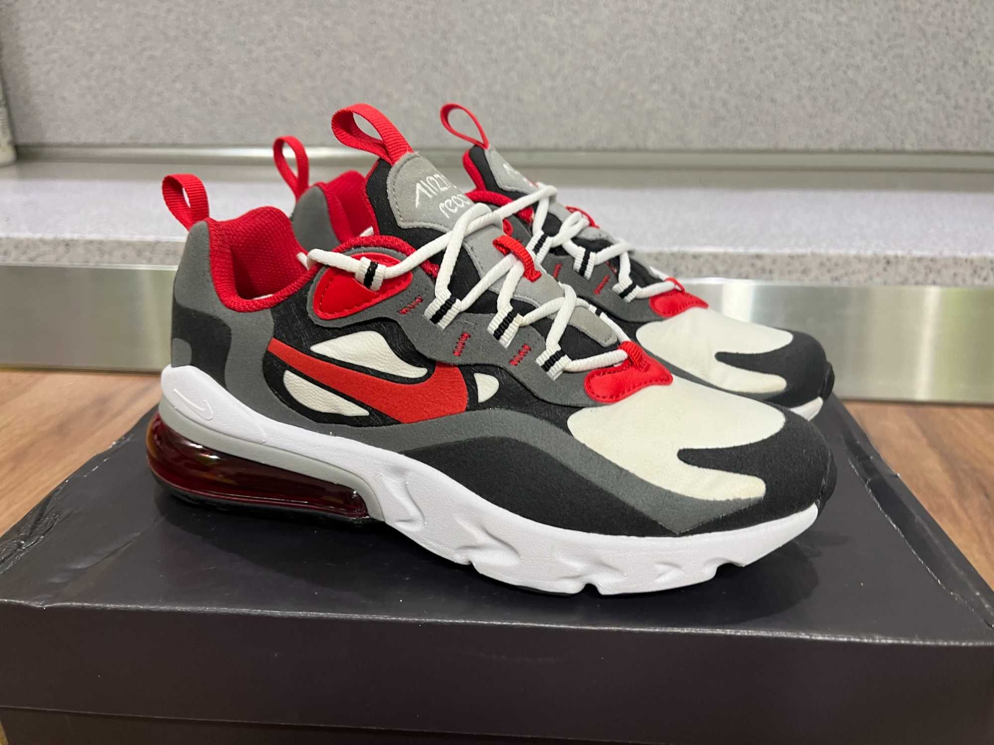 ОРИГИНАЛНИ *** Nike Air Max 270 React Iron Grey/University Red/Black