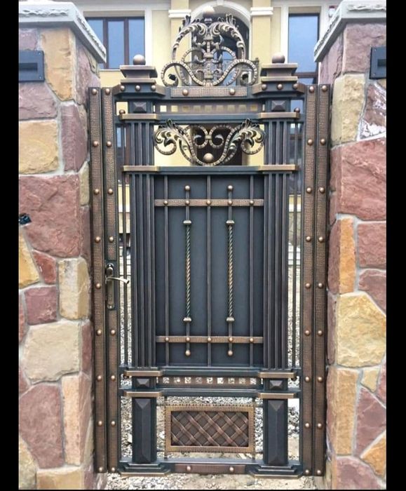 Porți Garduri Balustrade Mâini Curente din fier forjat