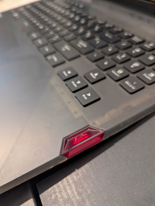 Vand ASUS ROG Strix SCAR 17 - 5800h, RTX 3060, 1tb, 64gb ram la cutie