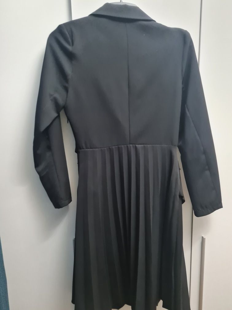 Черна рокля Е&Cup fashion