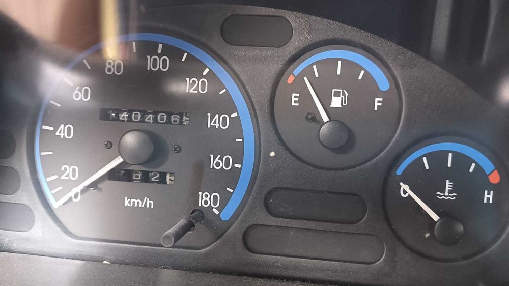 Matiz Daewoo se deplaseaza pe roti dar e buna pentru tichet rabla