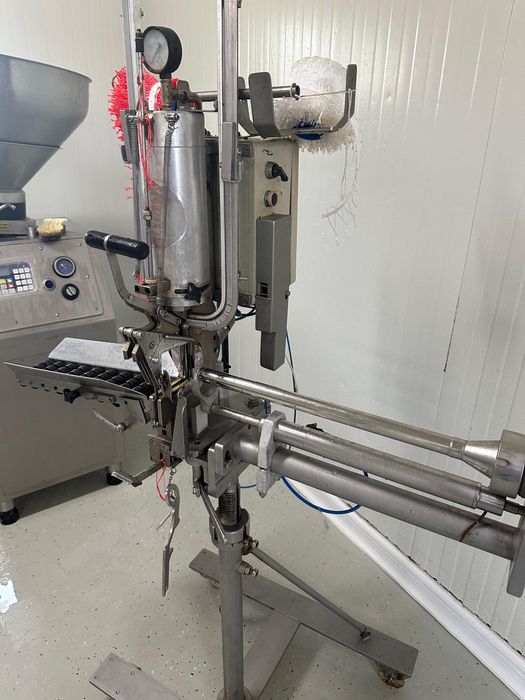 Capsator  mezeluri Masins de tocat carne