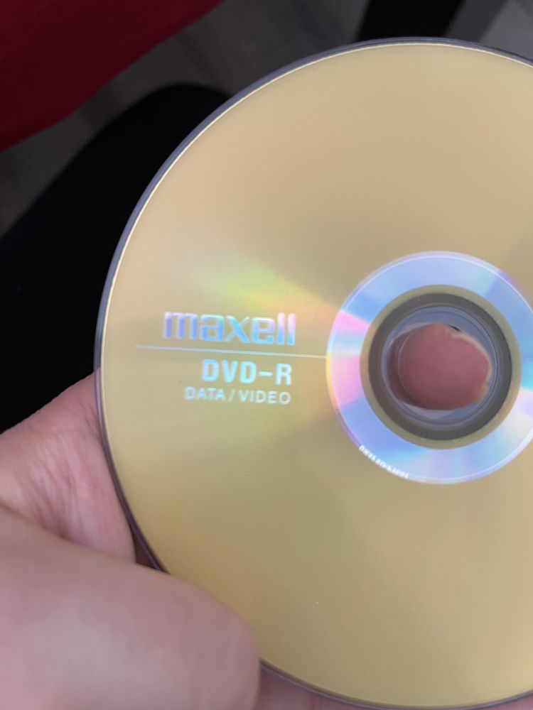 100 чисто нови DVD-та Maxell 4.7 G.B