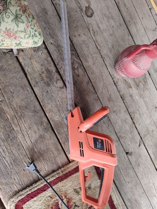 Кусторез электрически