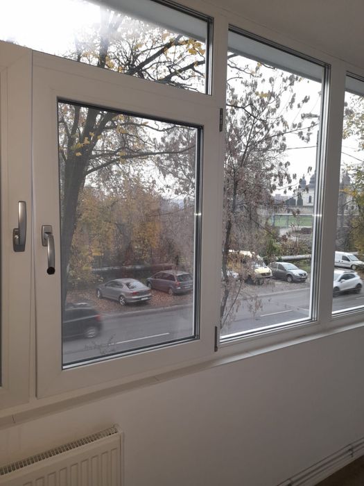 Inchiriez apartament 2 cam