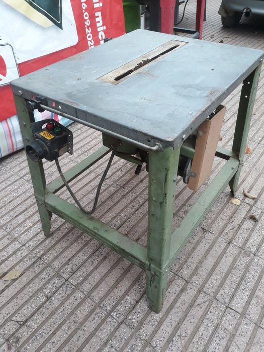 Circular de lemne foarte solid și foarte silentionos are și reductor