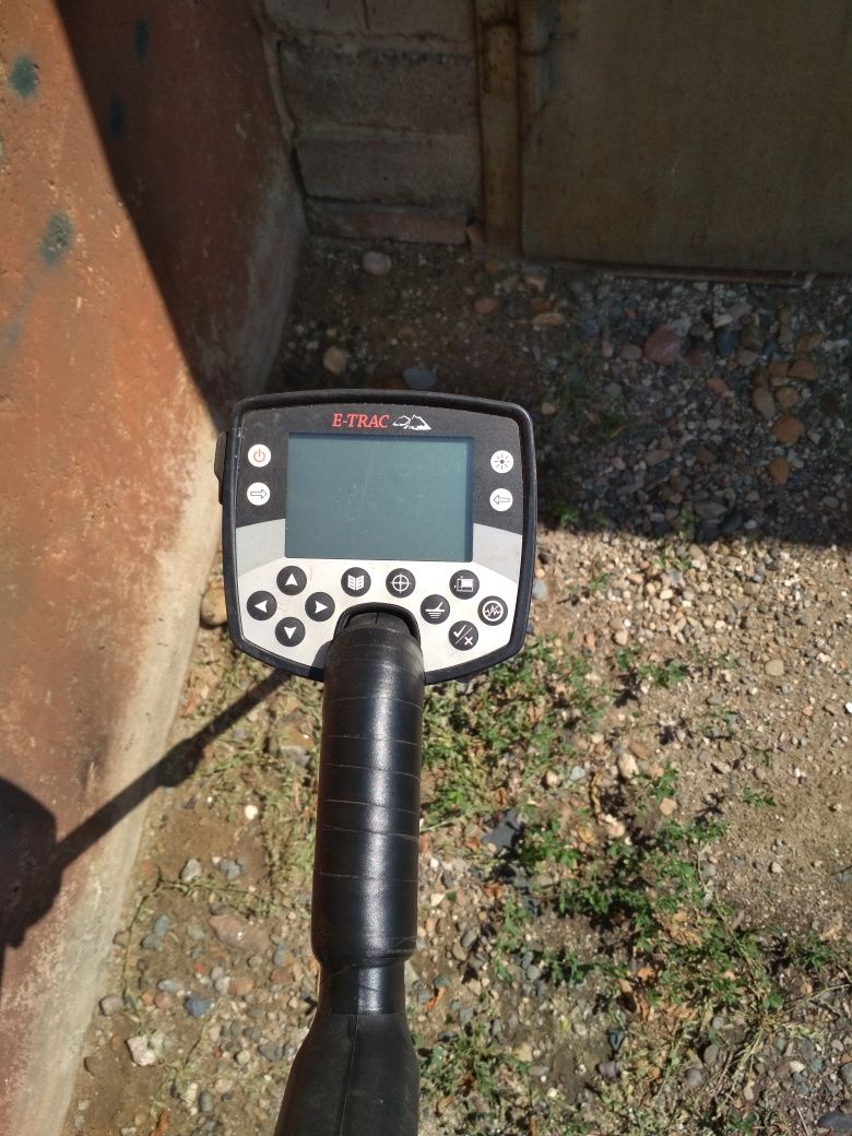 Металлоискатель Minelab E-Trac