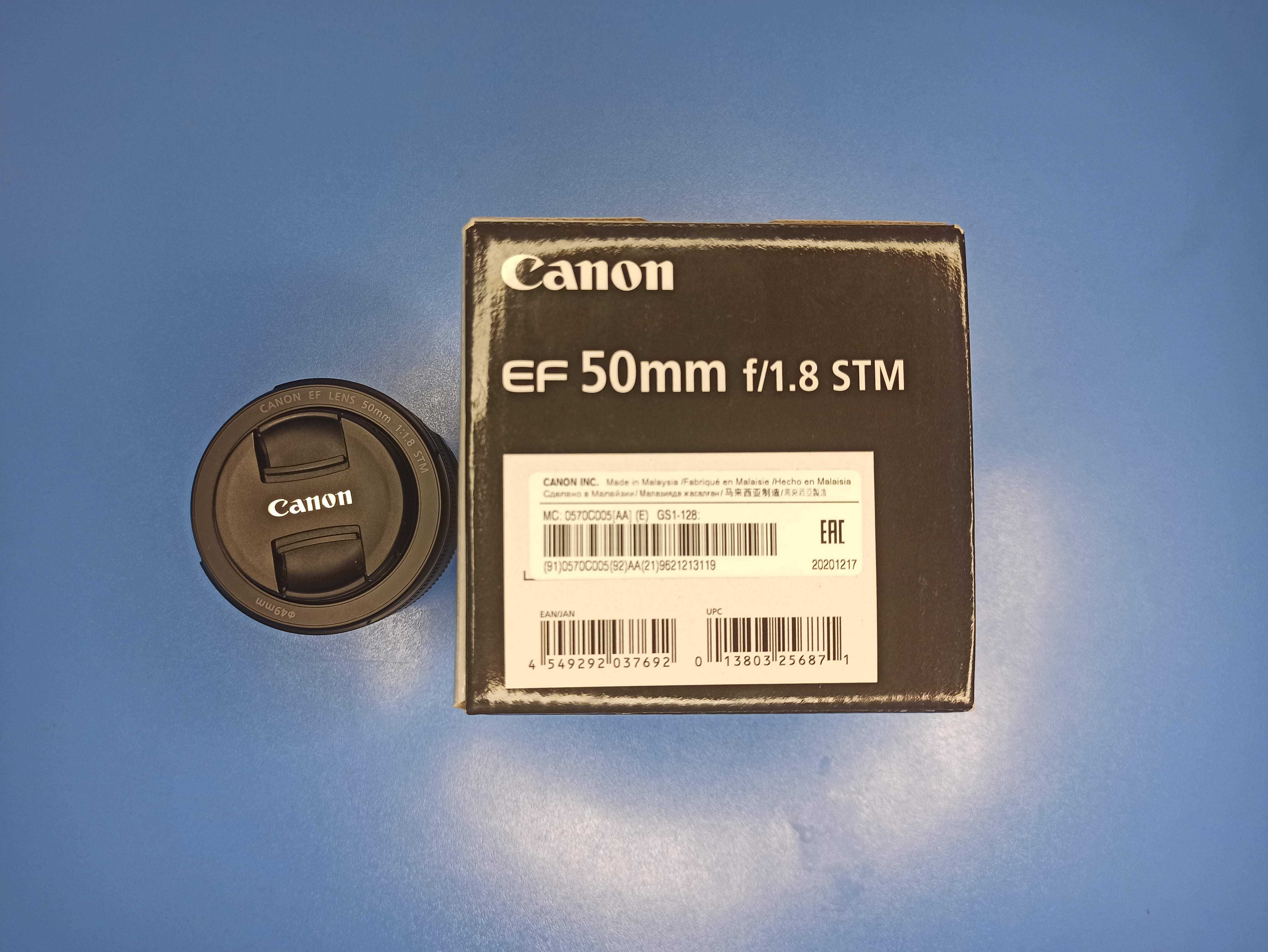 Комплект фотоапарат Canon EOS 1300D, 18-55mm + 55mm