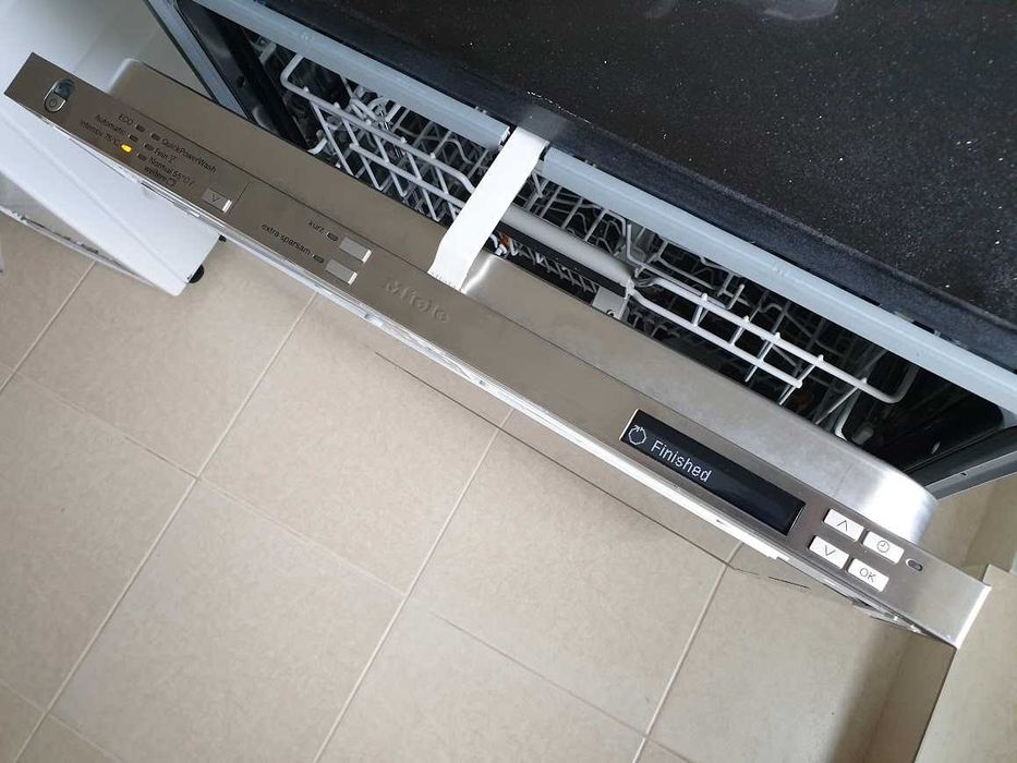 XXL Съдомиялна Miele - Auto Open - 14 Комплекта - Пълно Вграждане 60см