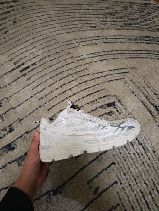 Nike, adidas, OFF-WHITE